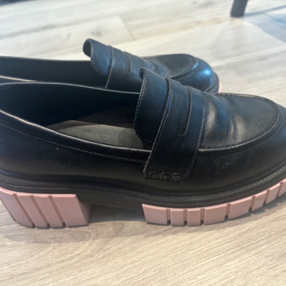 Spring Vegan Loafers - Picture 2 of 4